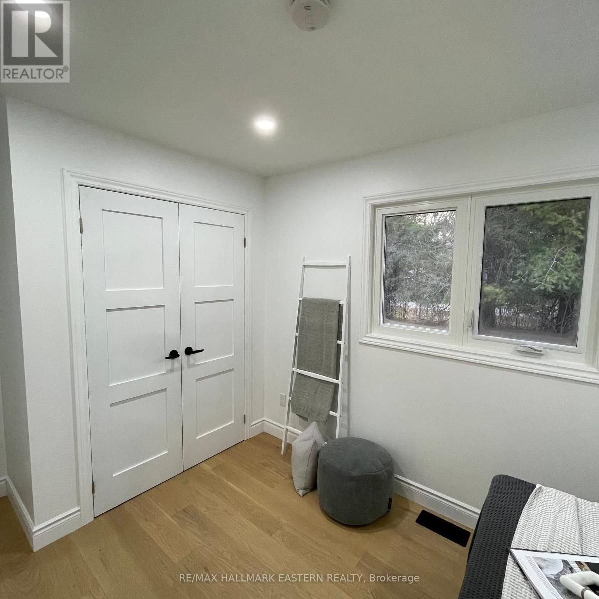248 CROSBY DRIVE Image 22