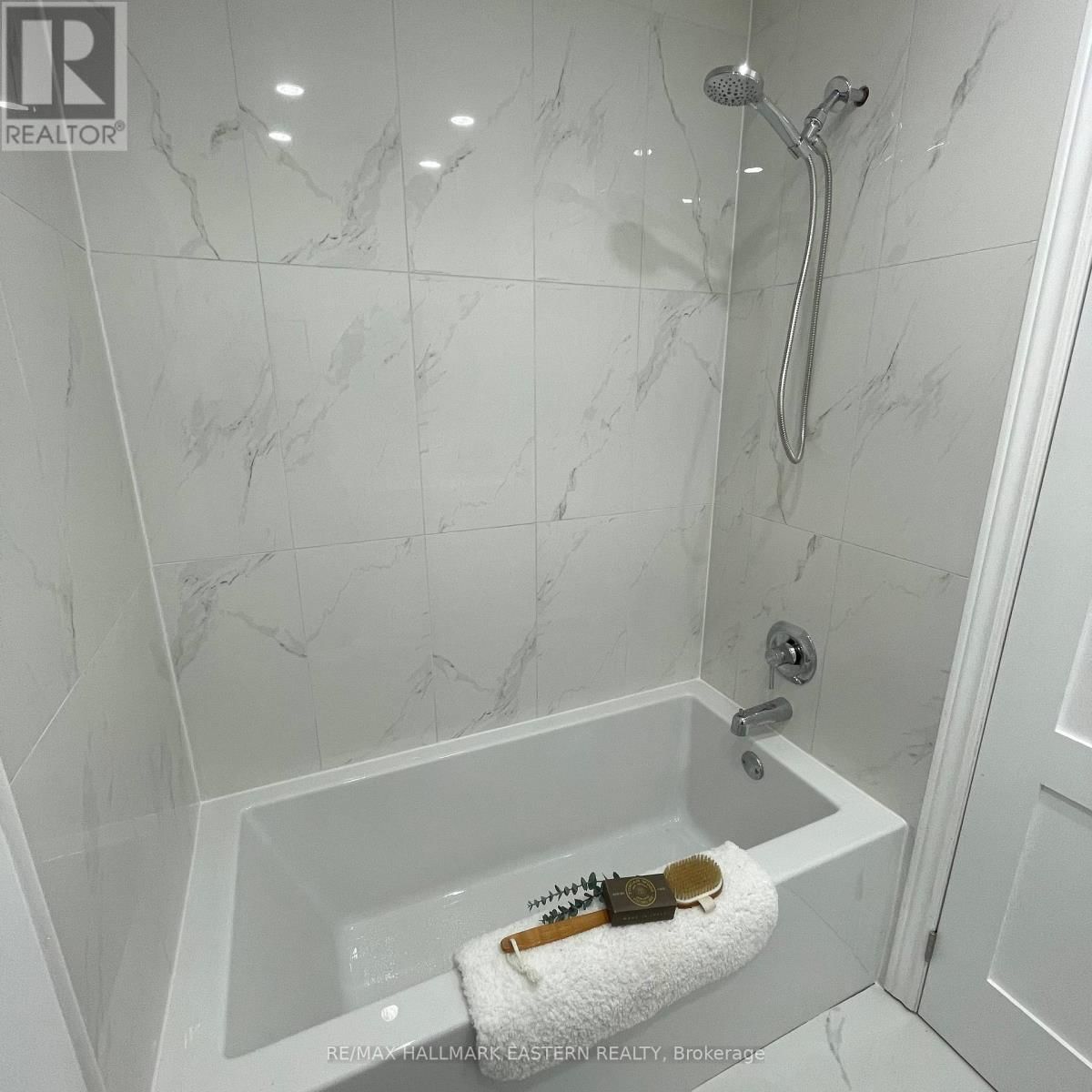 248 CROSBY DRIVE Image 25