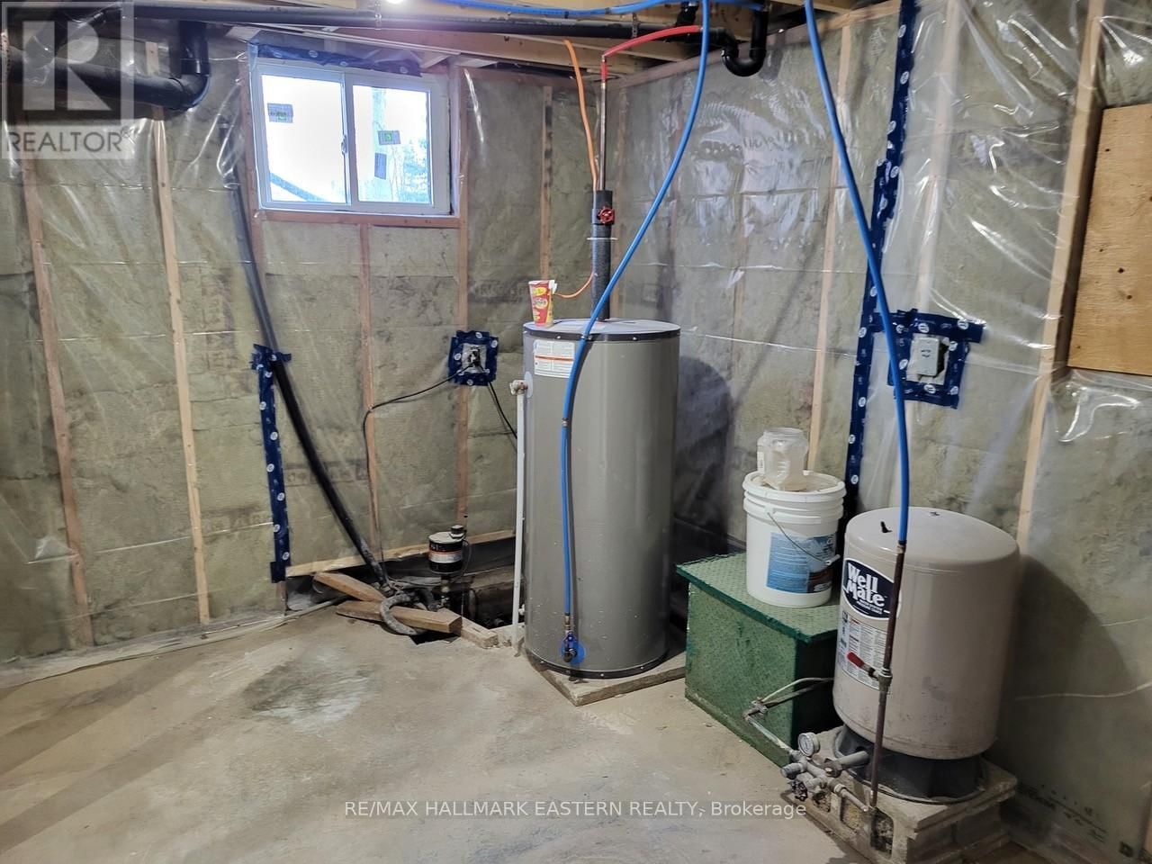 248 CROSBY DRIVE Image 31
