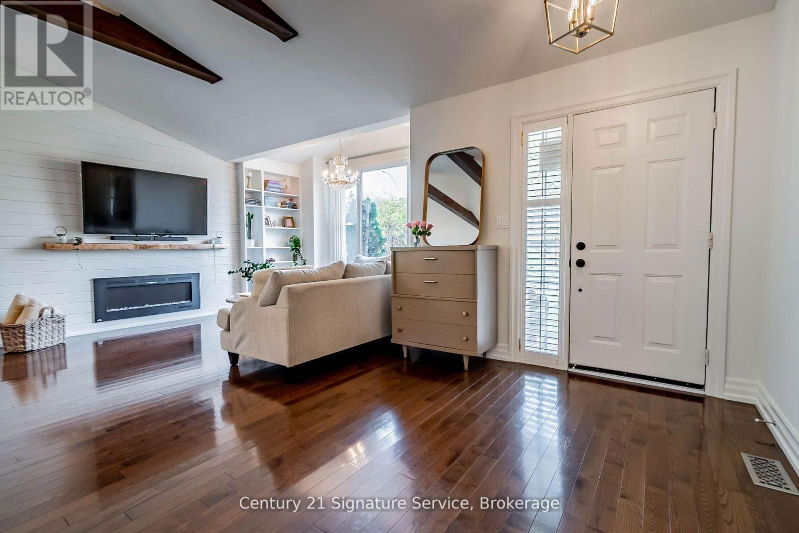 5132 MEADOWOOD LANE Image 4
