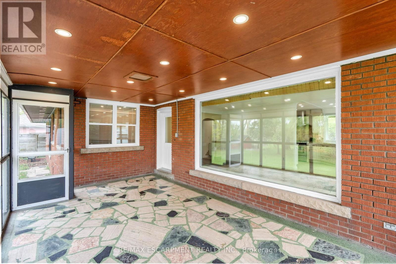 8 NORTHCLIFFE AVENUE Image 22