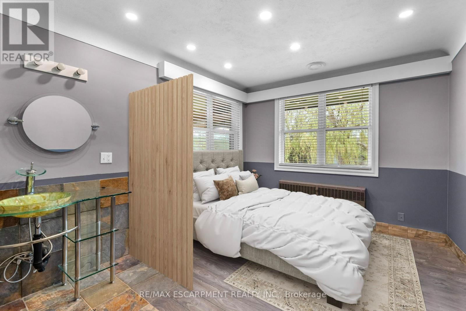 8 NORTHCLIFFE AVENUE Image 23