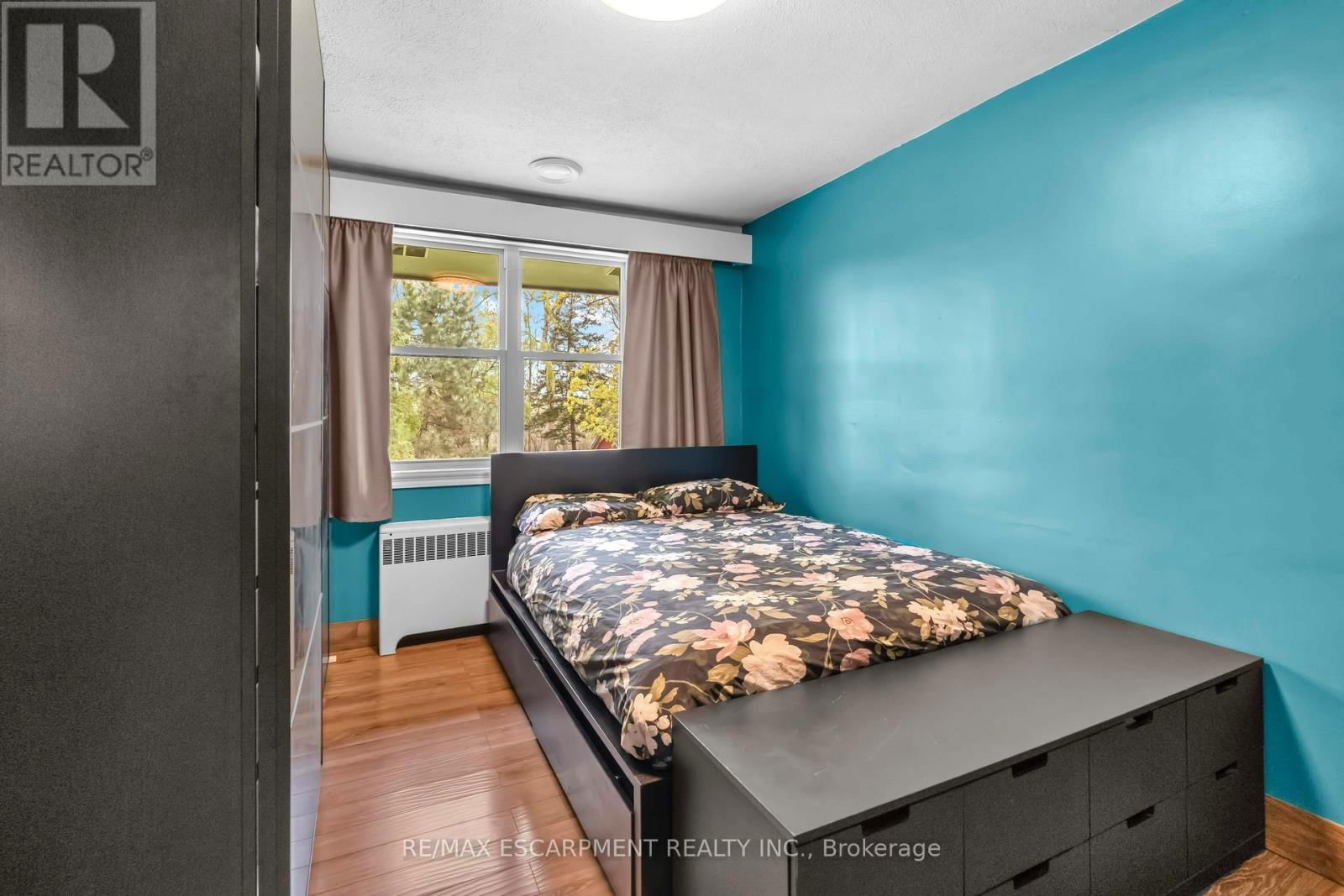 8 NORTHCLIFFE AVENUE Image 24