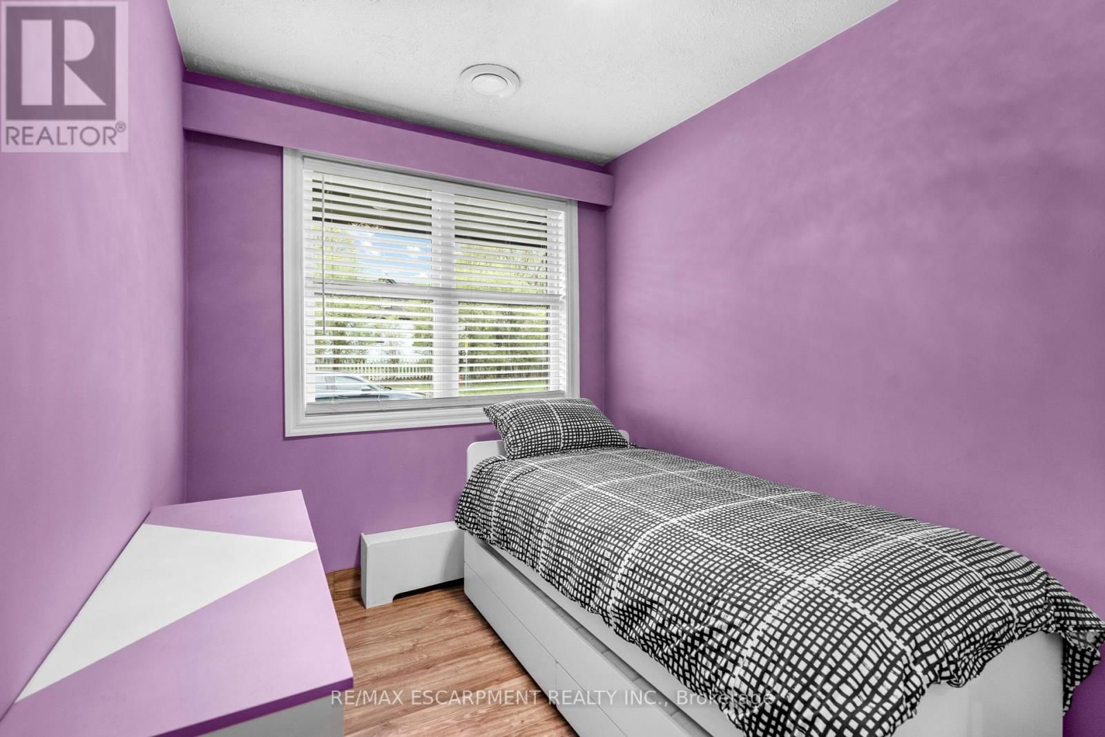 8 NORTHCLIFFE AVENUE Image 30