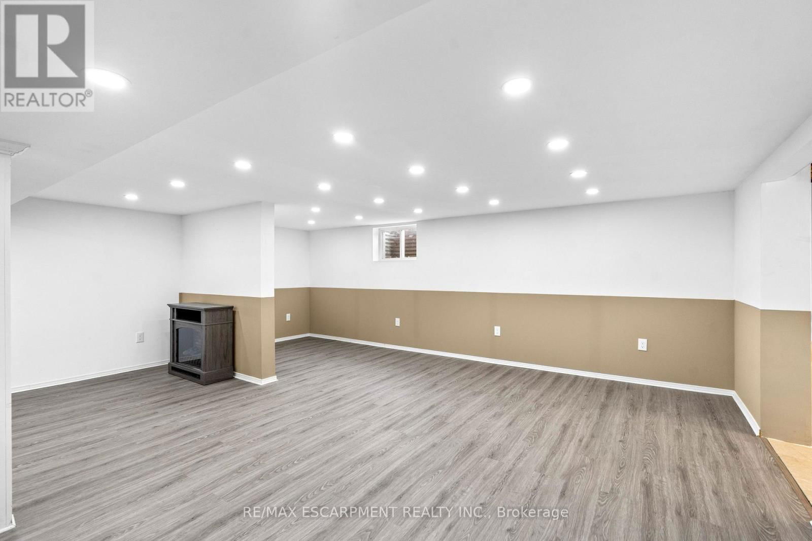 8 NORTHCLIFFE AVENUE Image 39