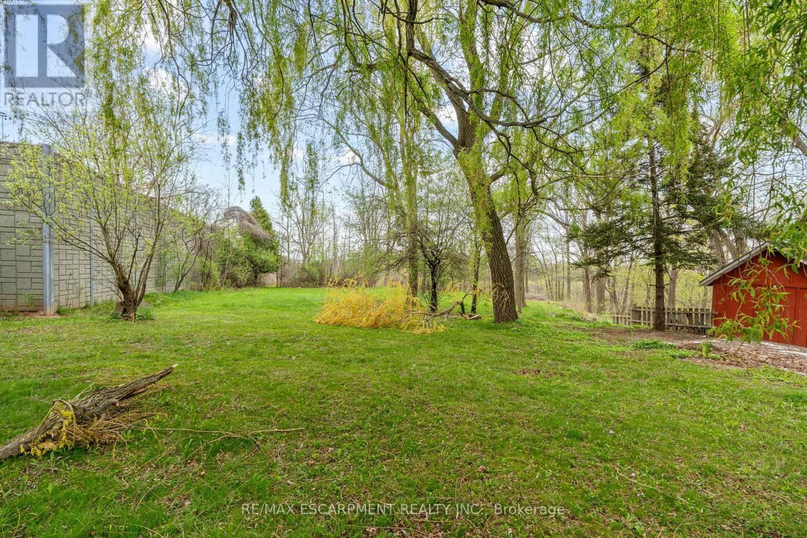 8 NORTHCLIFFE AVENUE Image 47