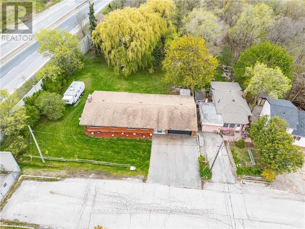 8 NORTHCLIFFE AVENUE Image 49