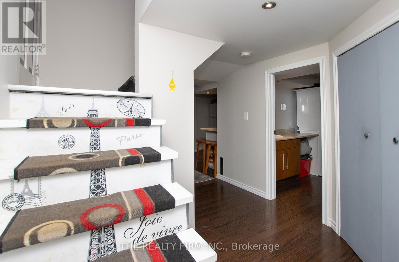 513 QUEBEC STREET Image 23