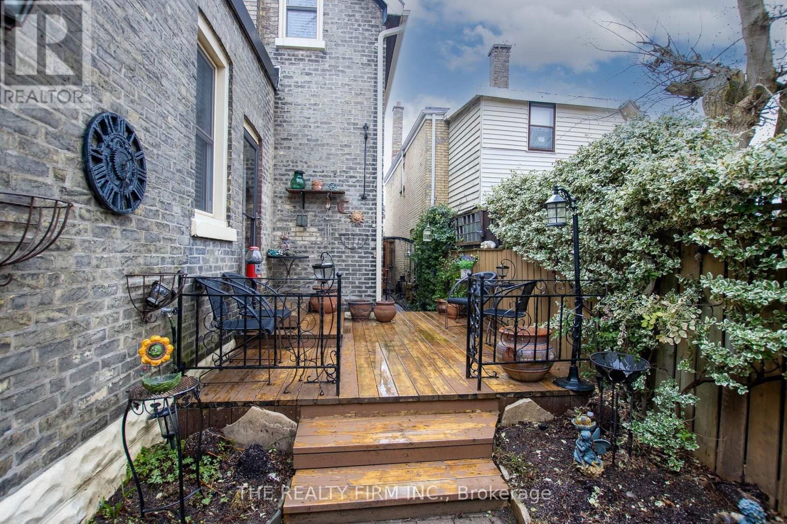 513 QUEBEC STREET Image 34