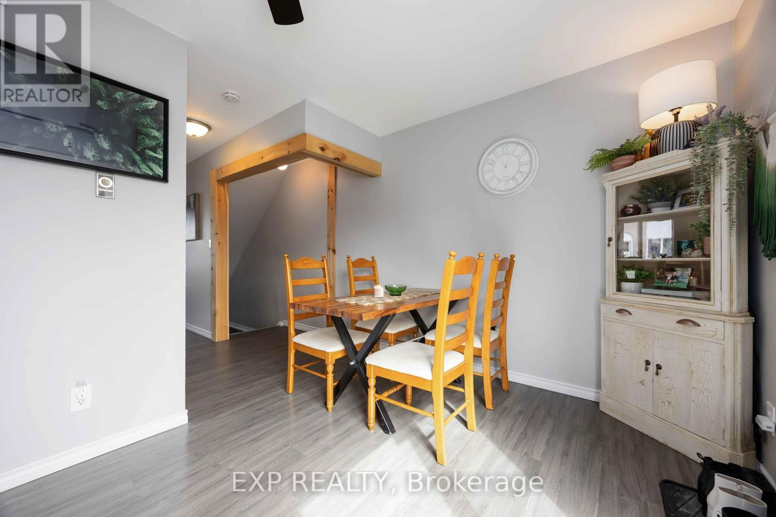 6 - 847 ROSS AVENUE Image 12