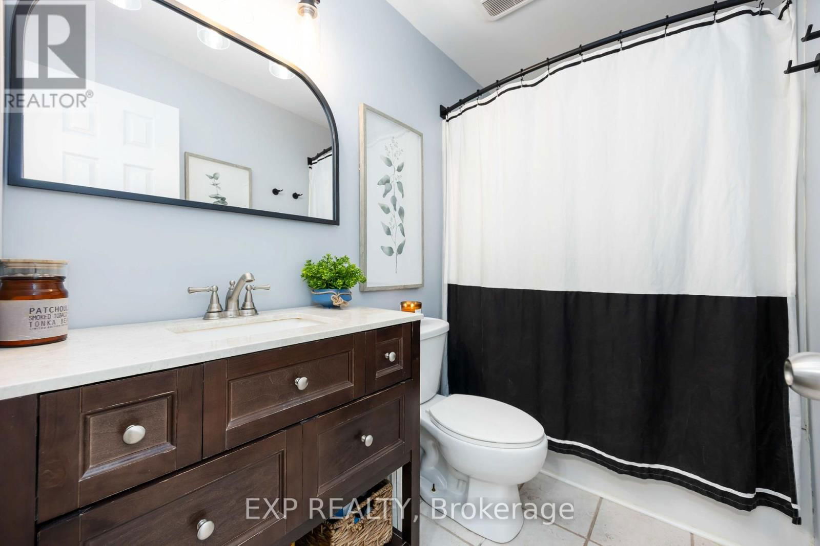 6 - 847 ROSS AVENUE Image 20