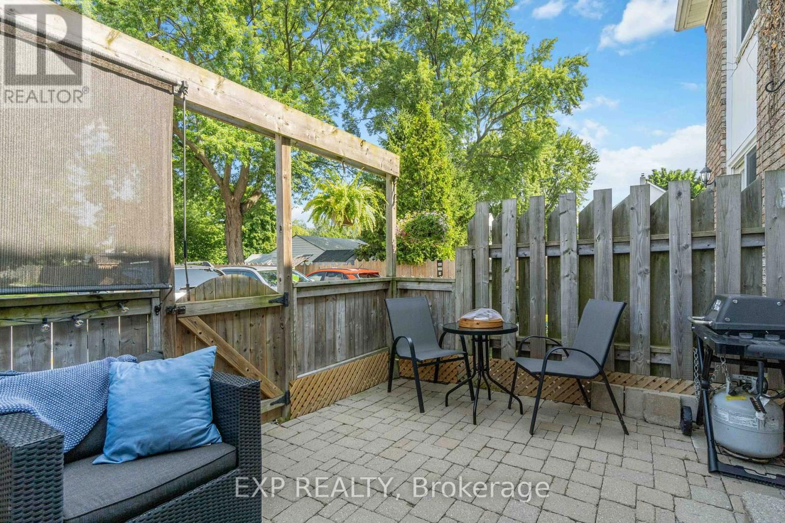 6 - 847 ROSS AVENUE Image 31