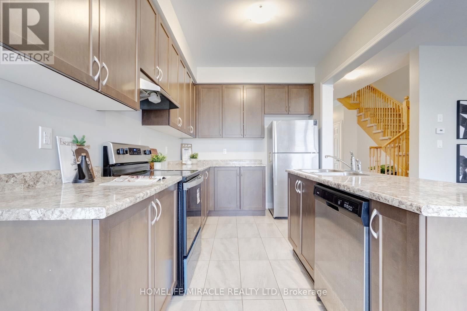 54 - 166 DEERPATH DRIVE Image 13