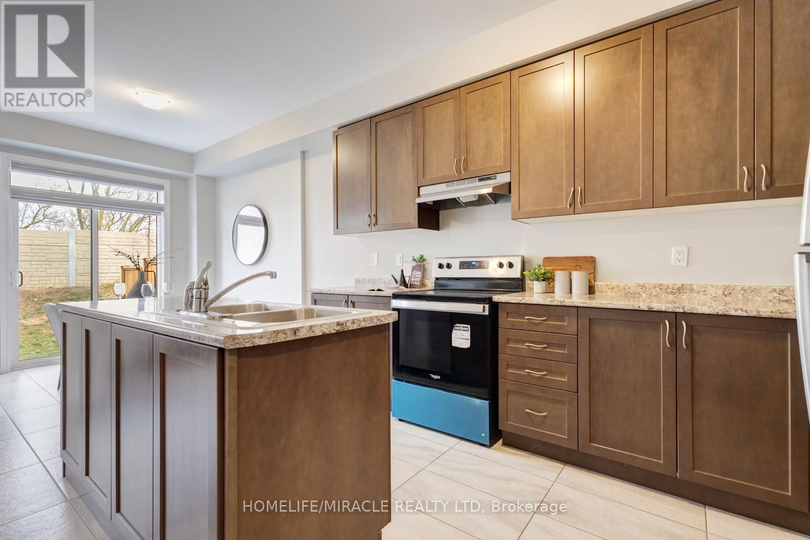 54 - 166 DEERPATH DRIVE Image 14