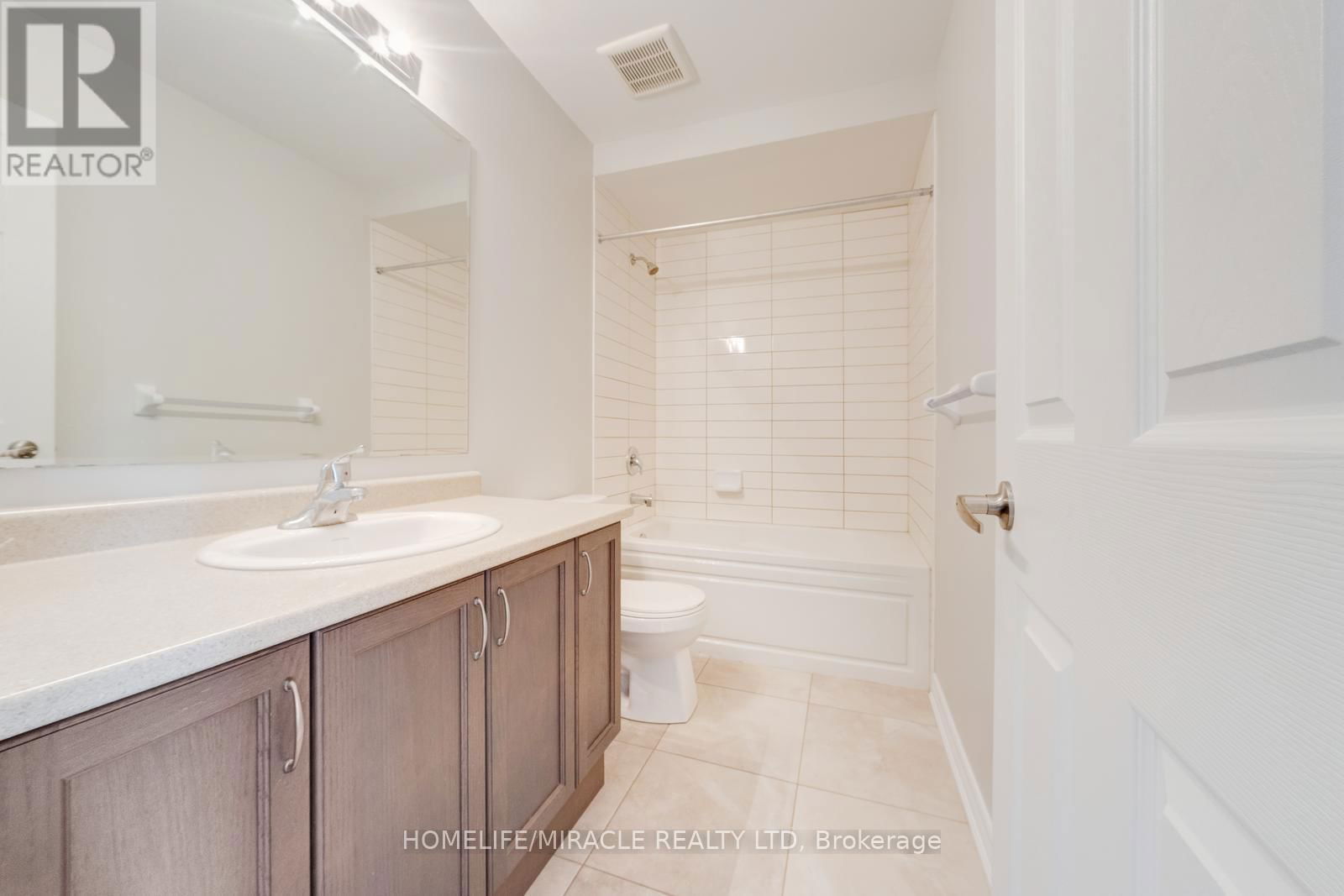 54 - 166 DEERPATH DRIVE Image 33