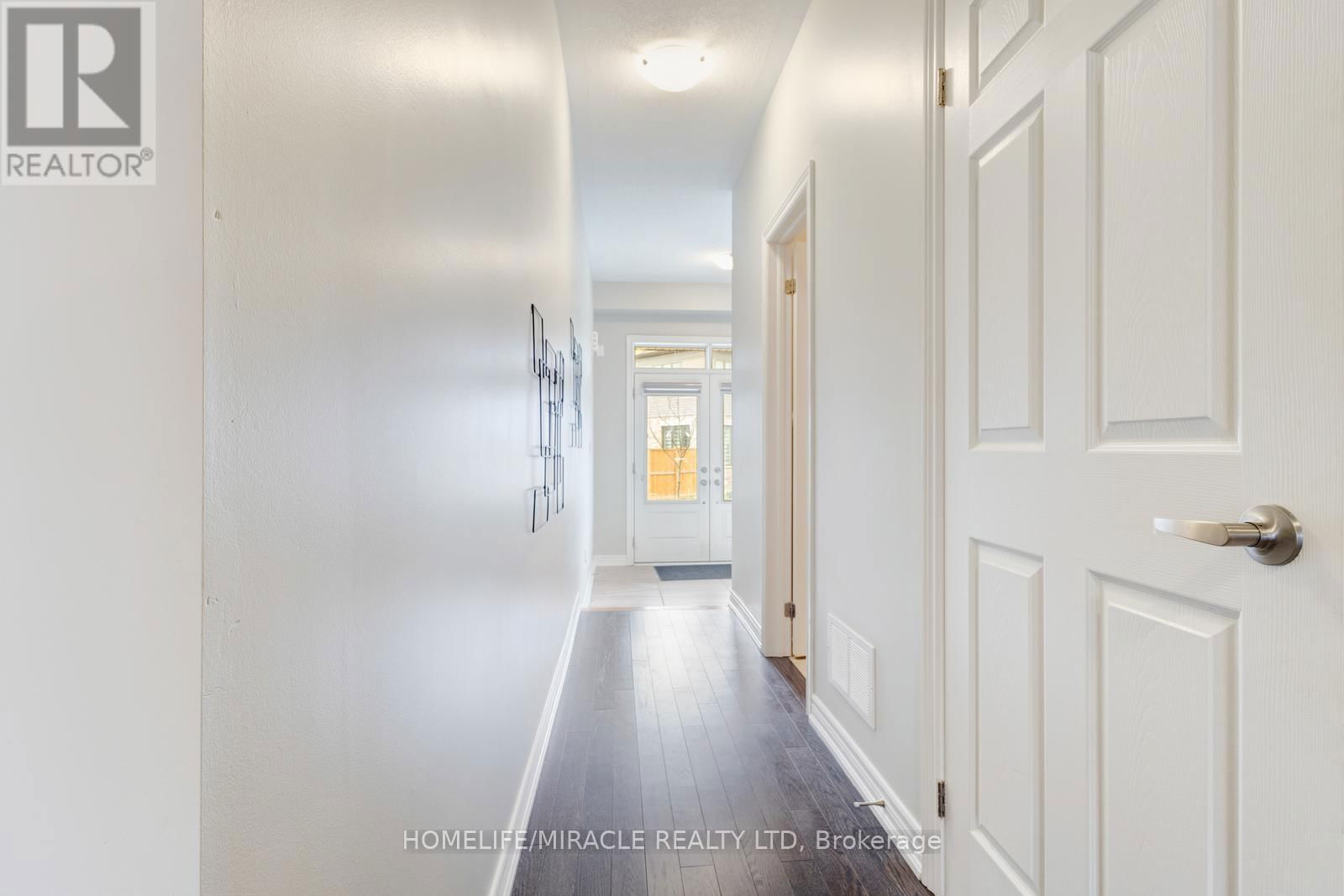54 - 166 DEERPATH DRIVE Image 8