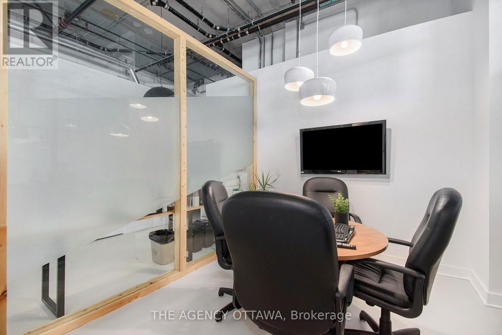 4 - 1130 WELLINGTON STREET WEST Image 8