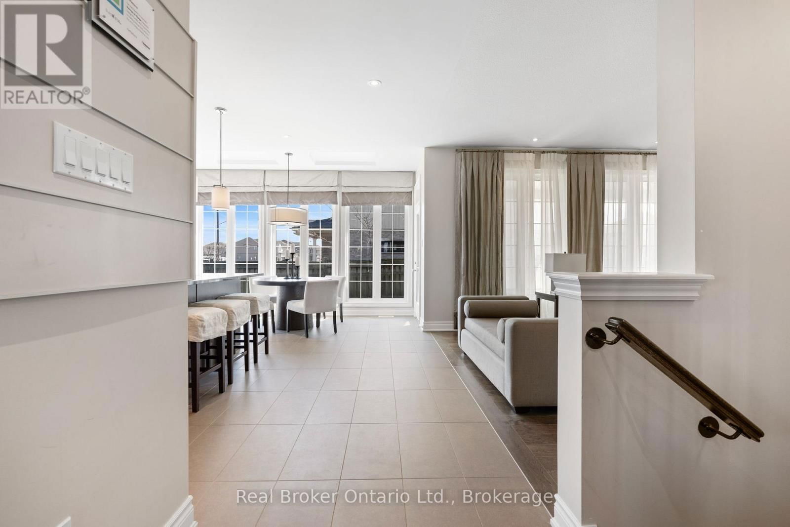 18 VENTURE WAY Image 10