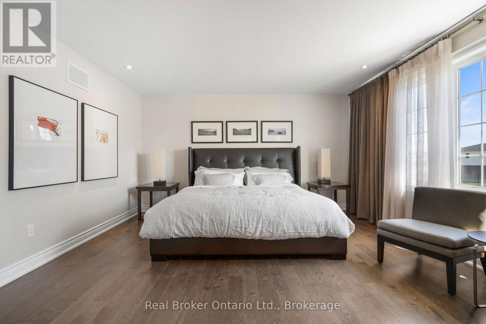 18 VENTURE WAY Image 12