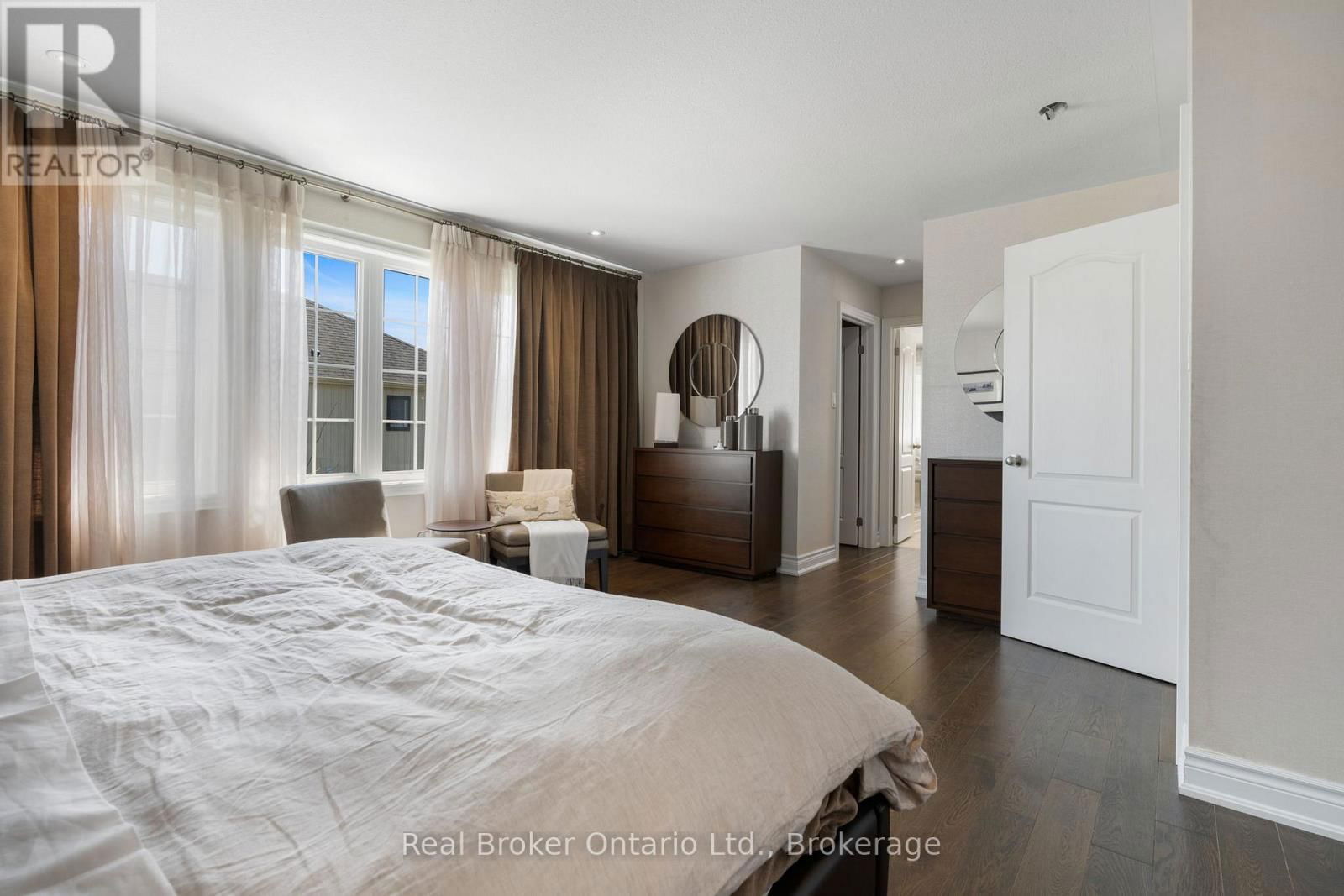 18 VENTURE WAY Image 13