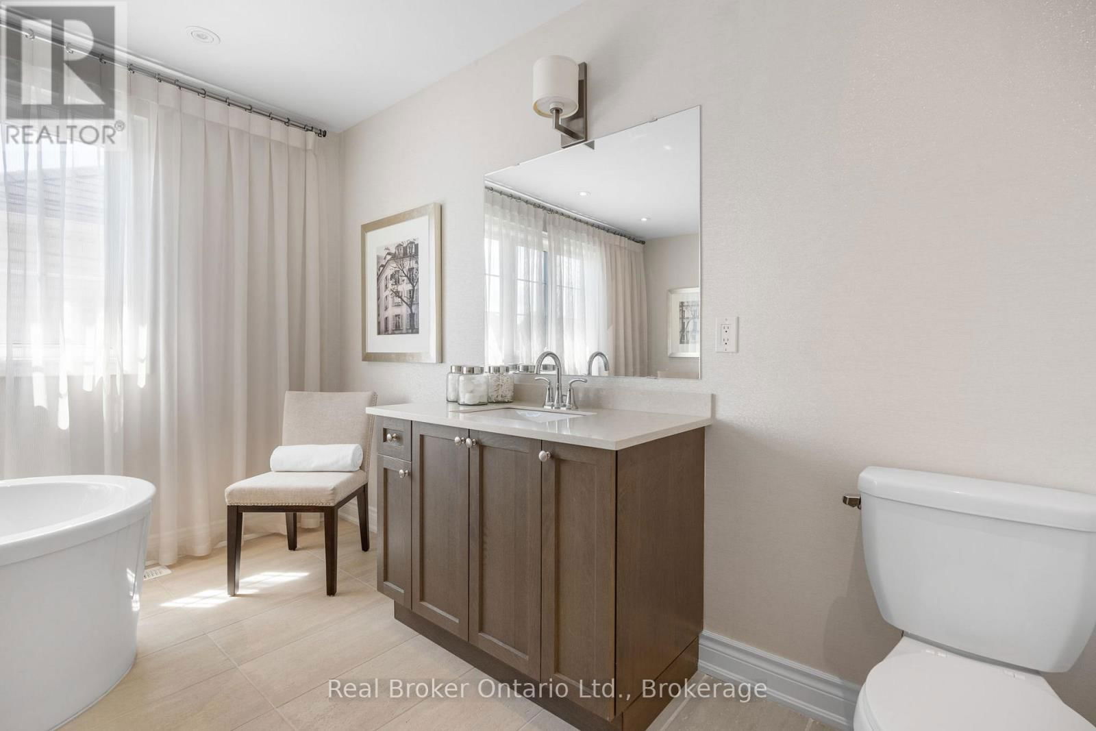 18 VENTURE WAY Image 16