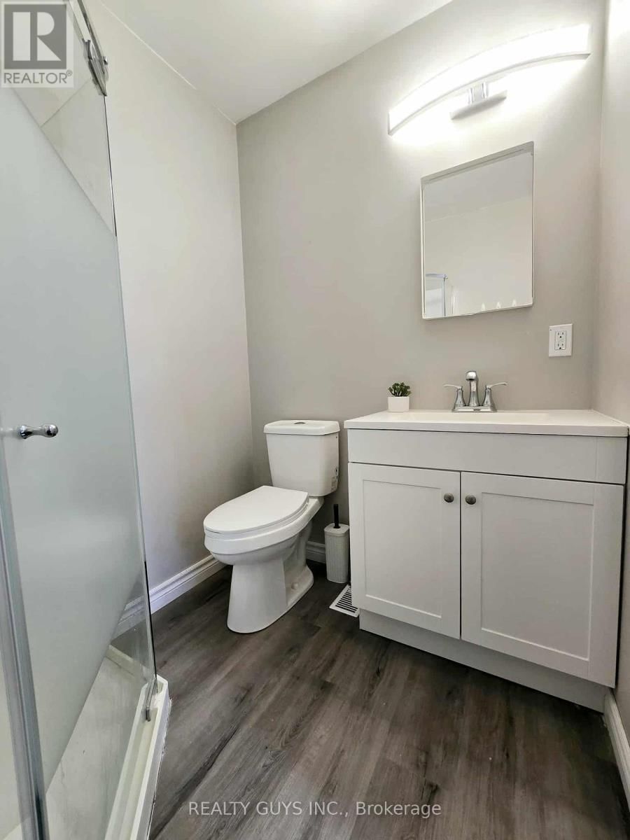 909 FAIRBAIRN STREET Image 15