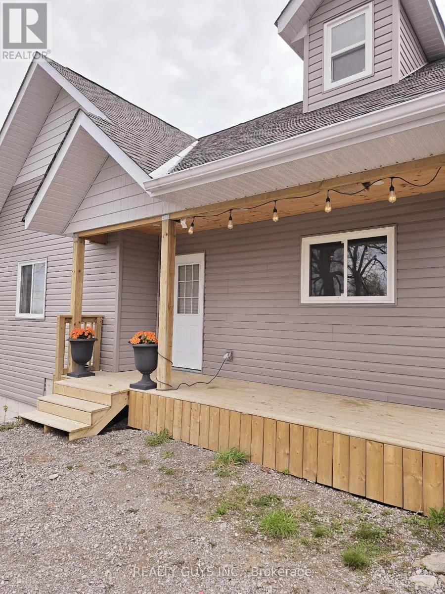 909 FAIRBAIRN STREET Image 28