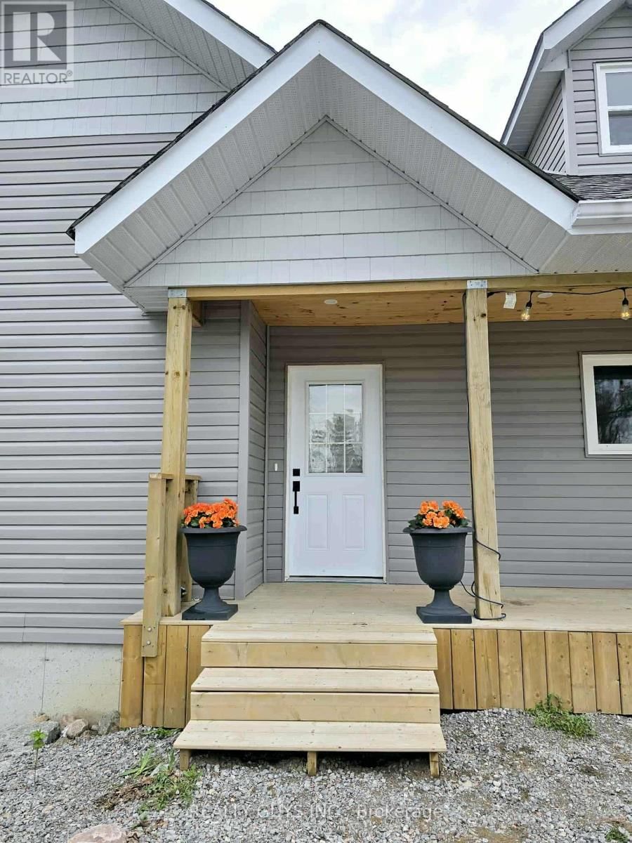 909 FAIRBAIRN STREET Image 4