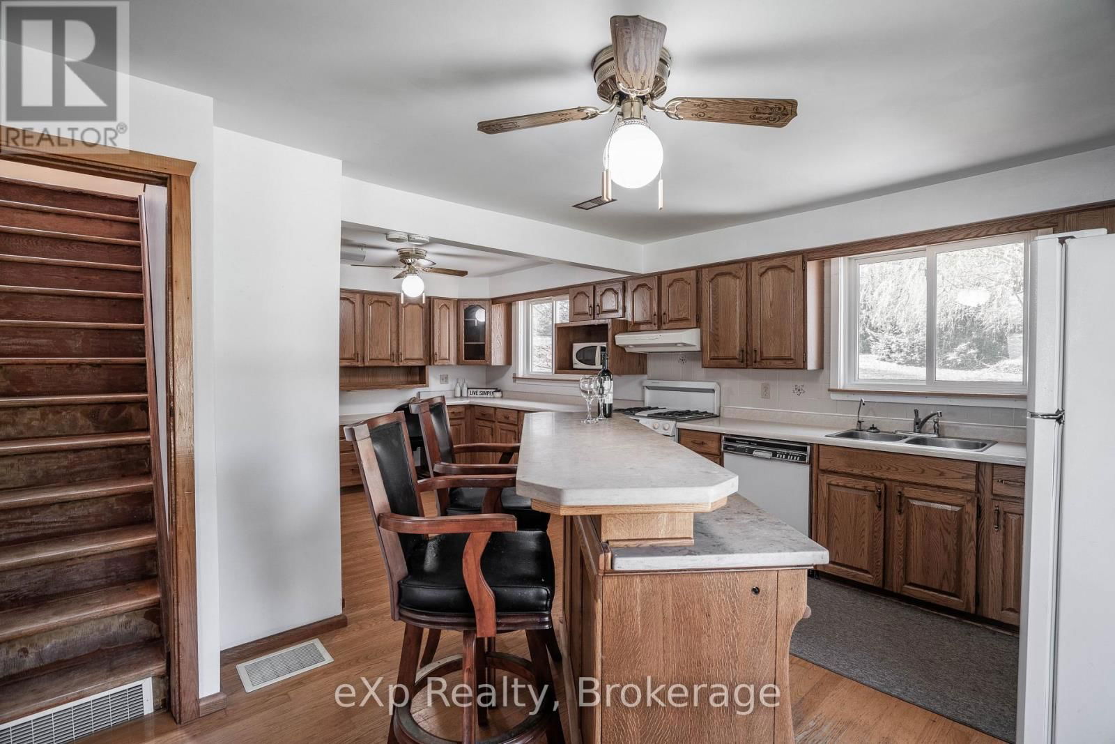 4 ALEXANDER STREET Image 11
