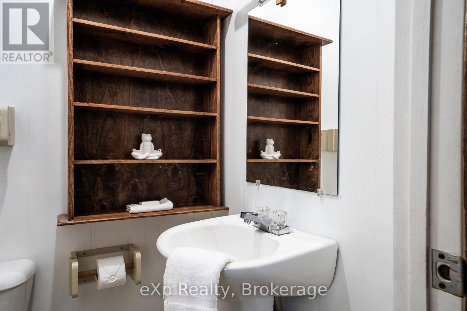 4 ALEXANDER STREET Image 6