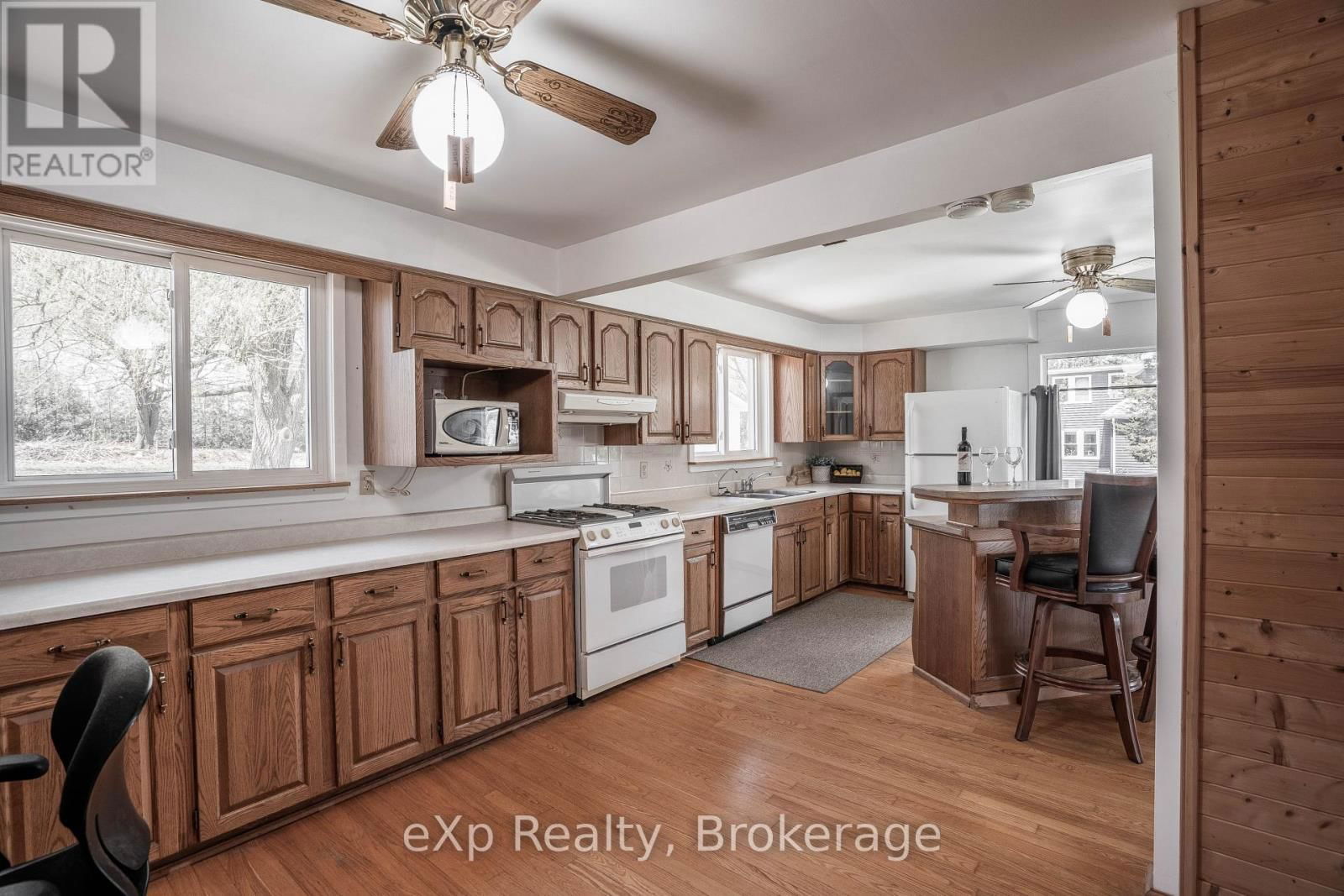 4 ALEXANDER STREET Image 9