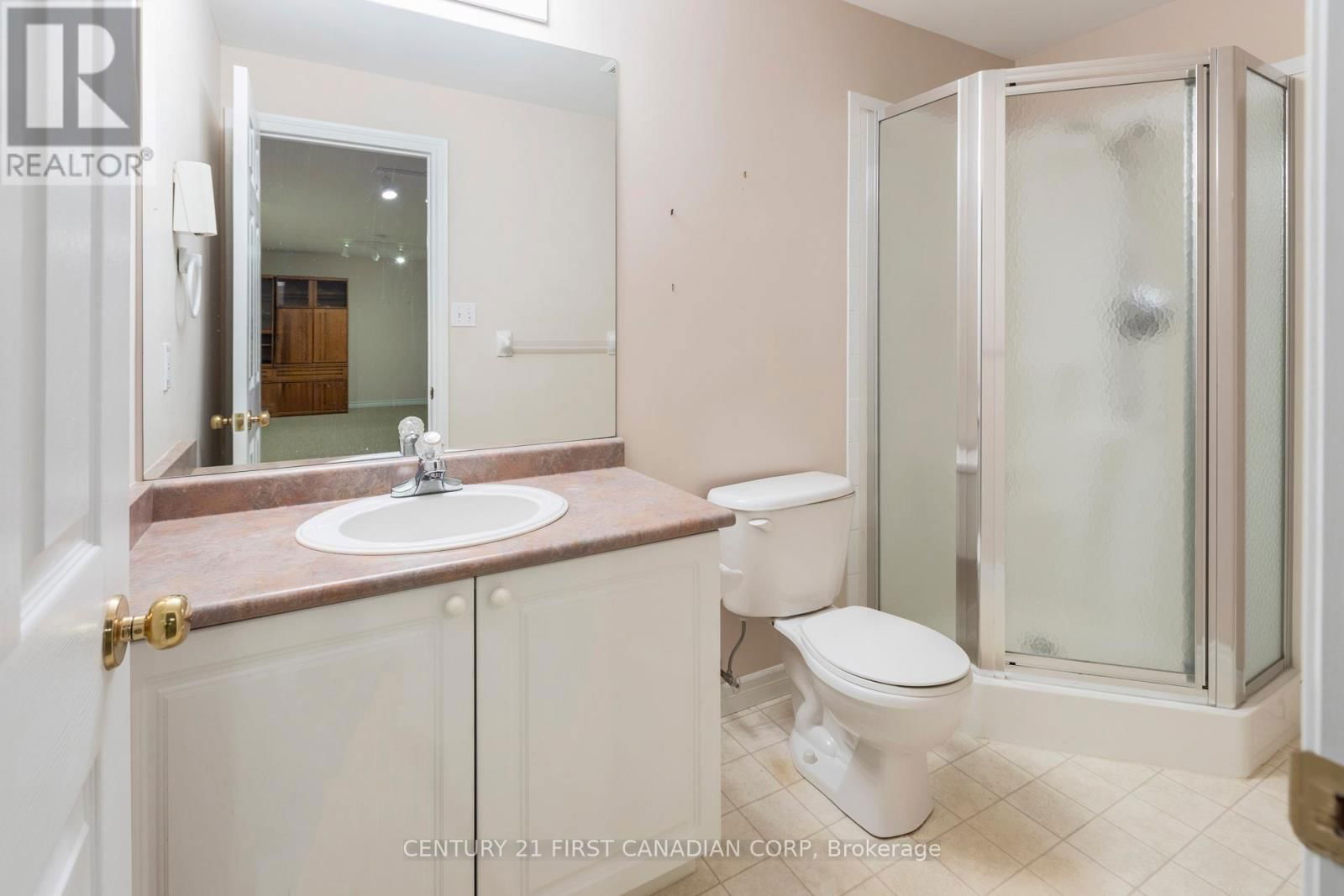 10 - 1241 BEAVERBROOK AVENUE Image 21
