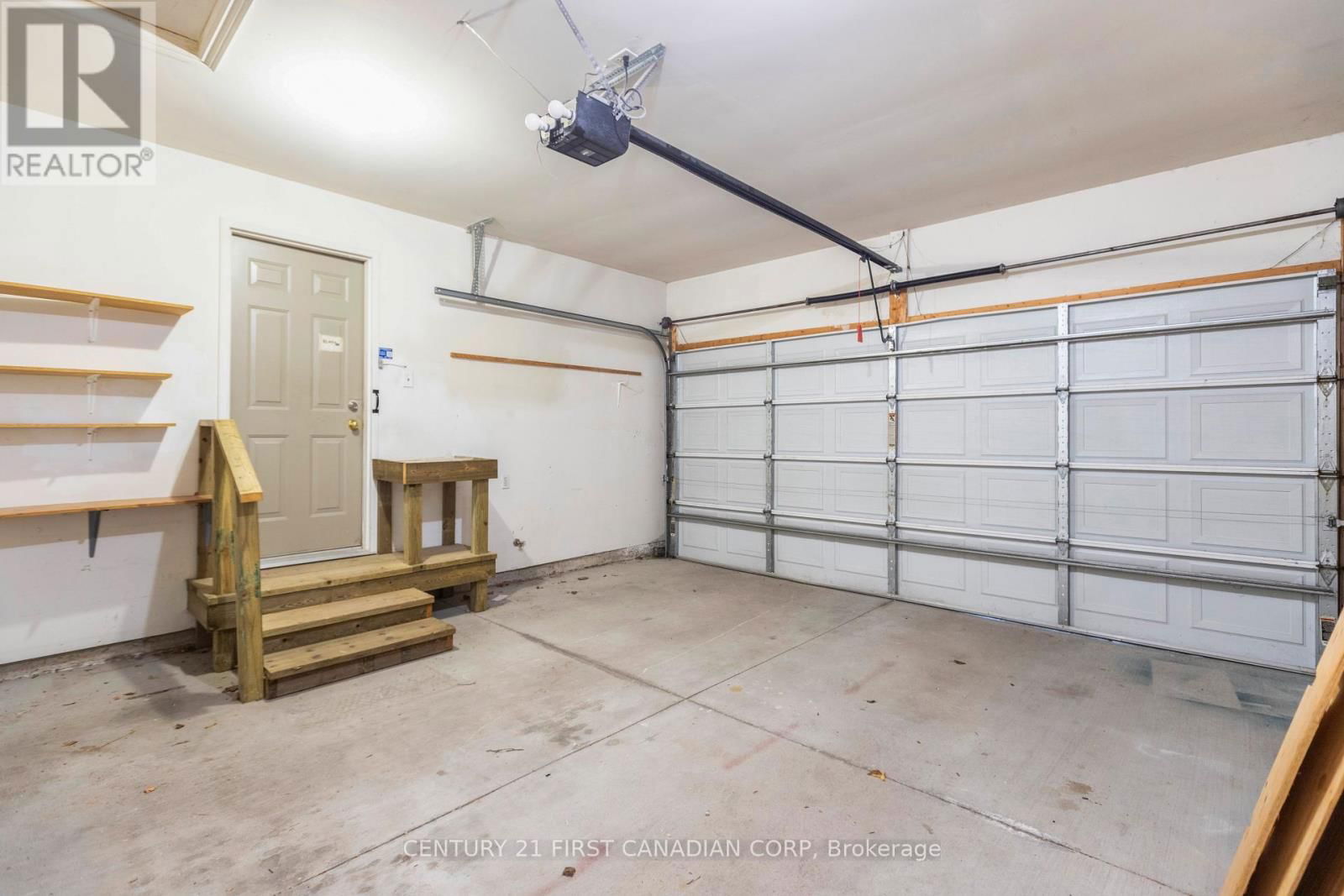 10 - 1241 BEAVERBROOK AVENUE Image 27