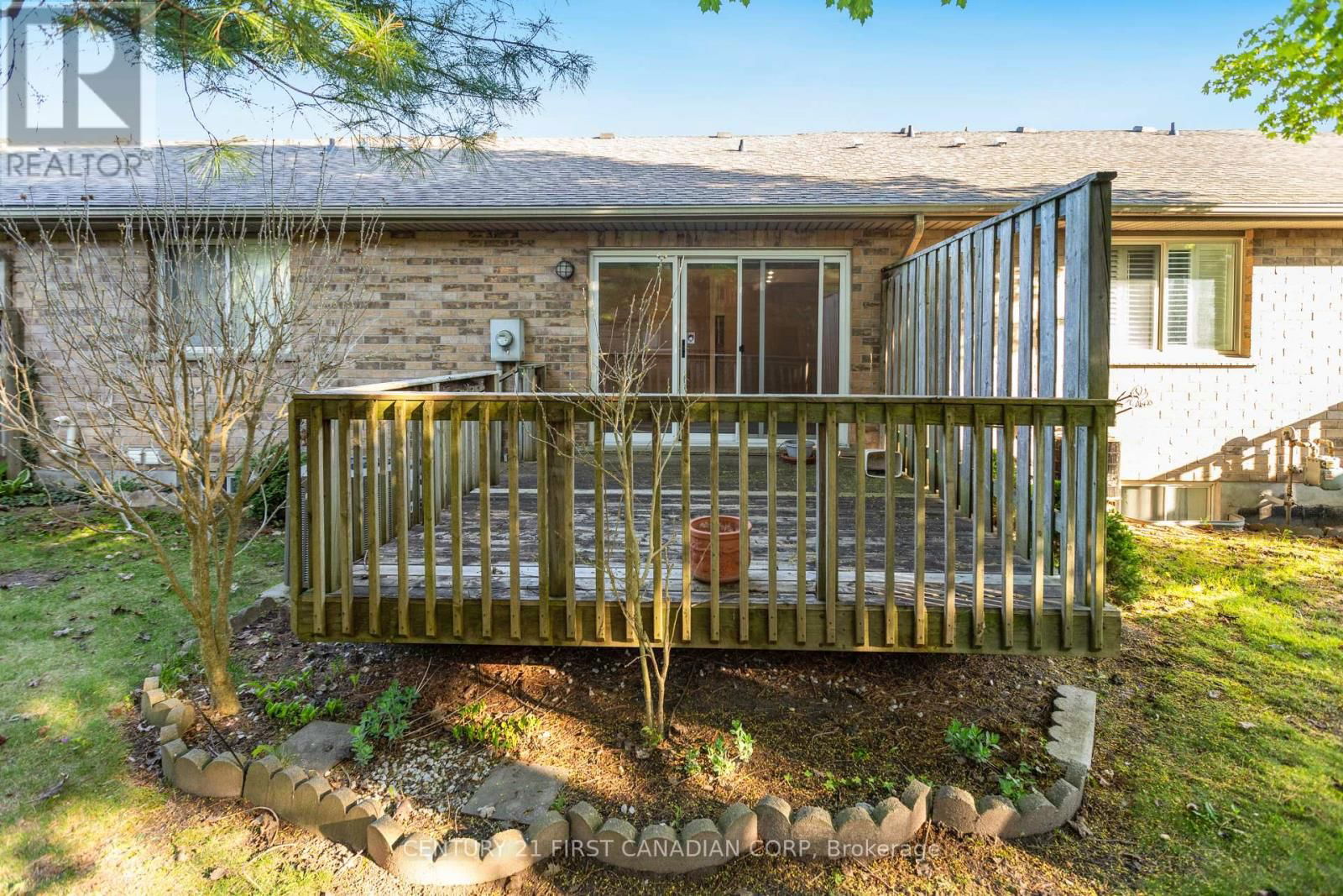 10 - 1241 BEAVERBROOK AVENUE Image 28