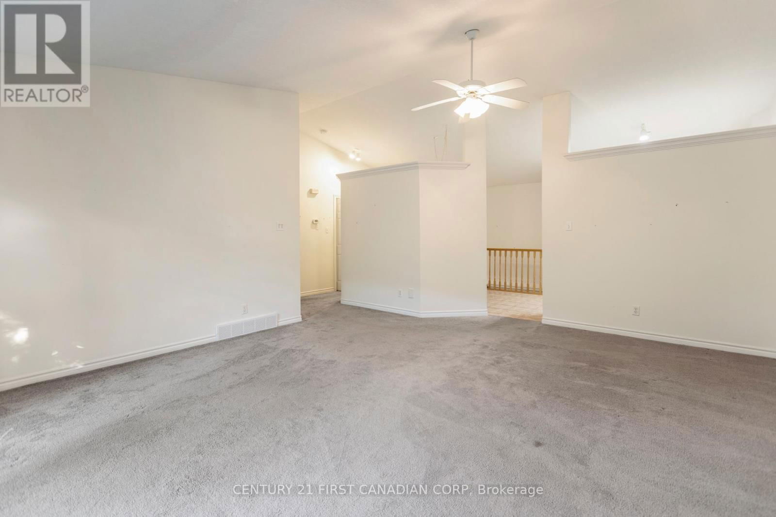 10 - 1241 BEAVERBROOK AVENUE Image 3