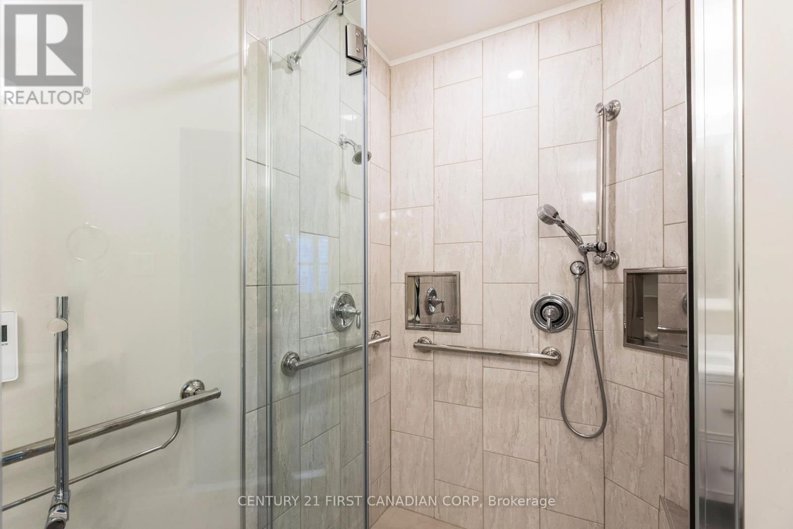 10 - 1241 BEAVERBROOK AVENUE Image 7