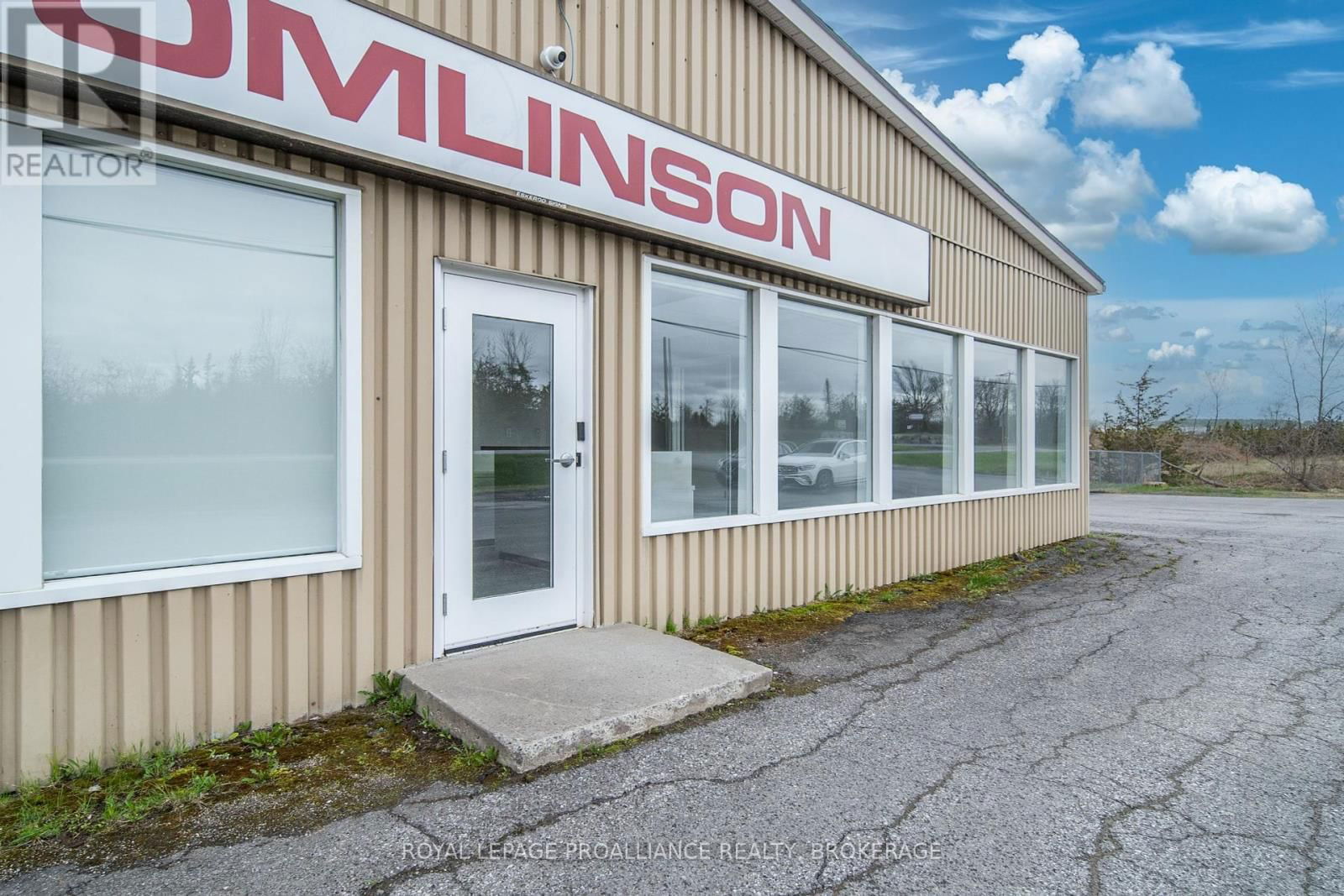 8188 HIGHWAY 2 Image 3