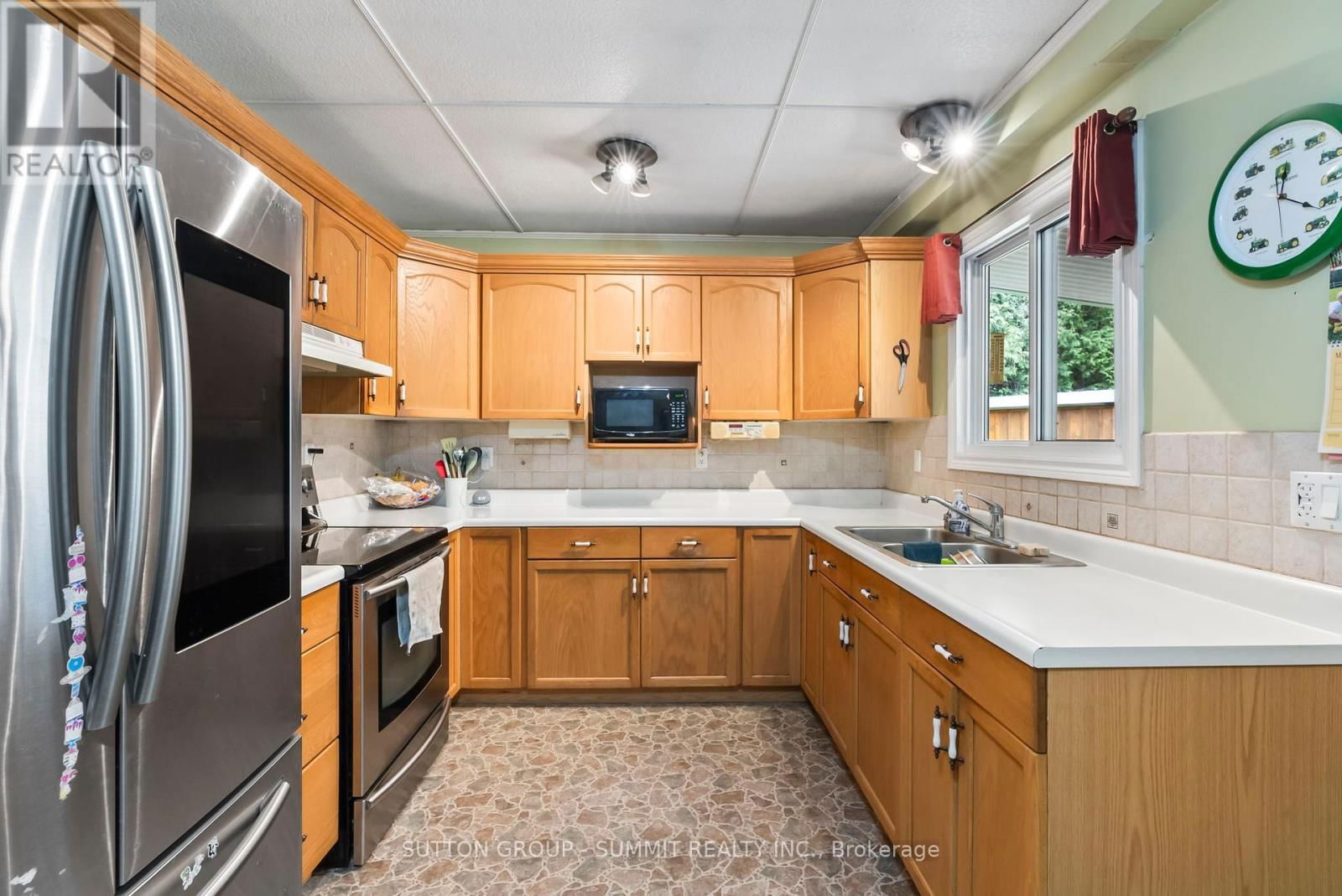 134 PAISLEY DRIVE Image 12