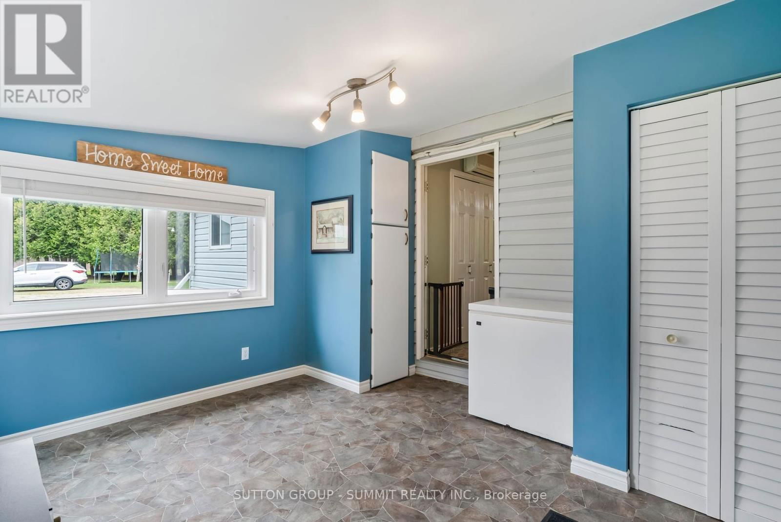 134 PAISLEY DRIVE Image 17