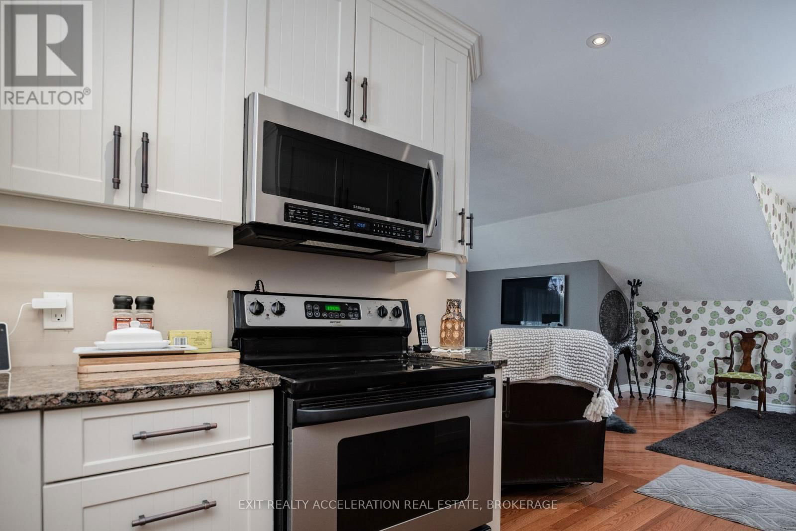 8087 COUNTY ROAD 2 Image 23