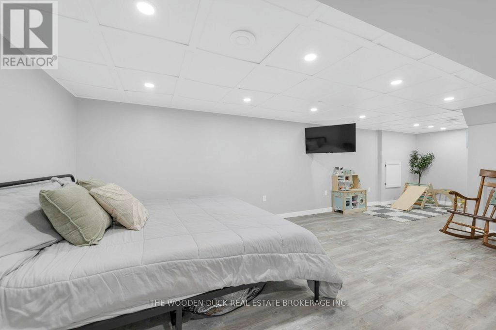 285 KENT STREET Image 15