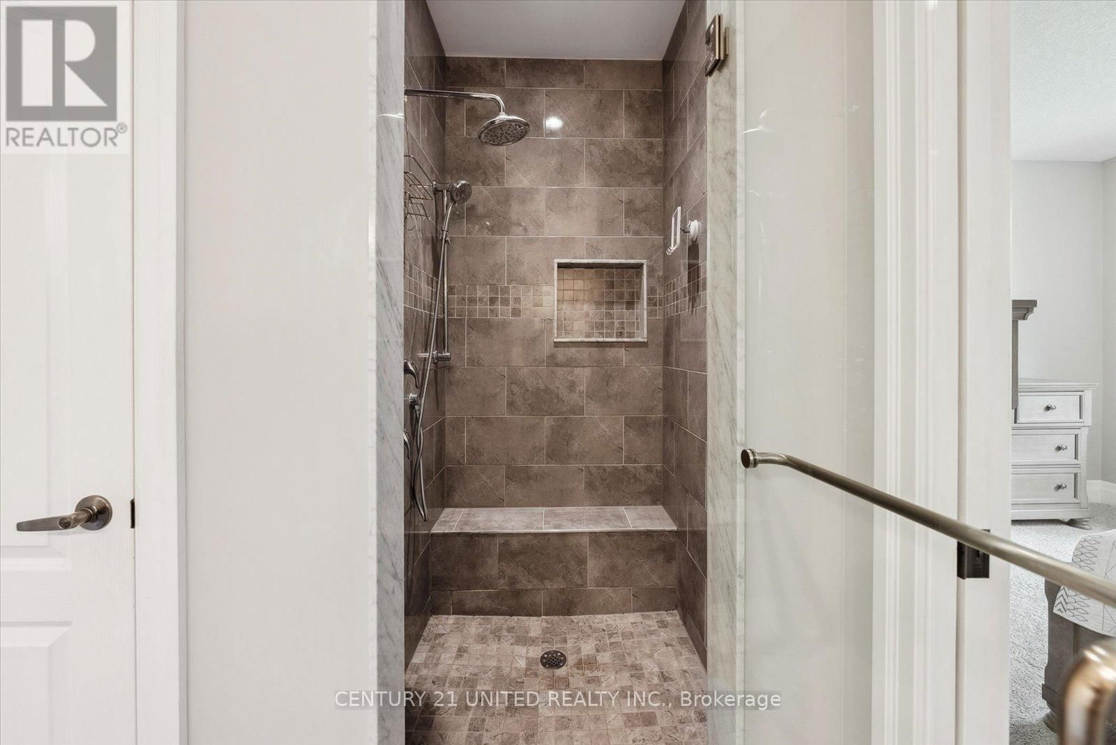 154 - 301 CARNEGIE AVENUE Image 20