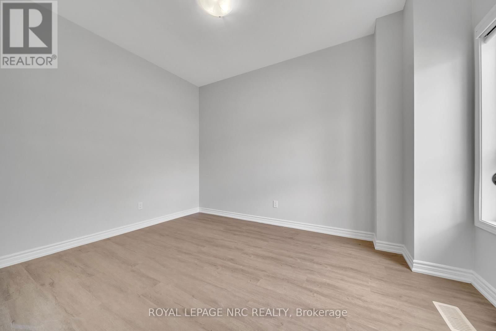 178 BROADWAY LANE Image 23