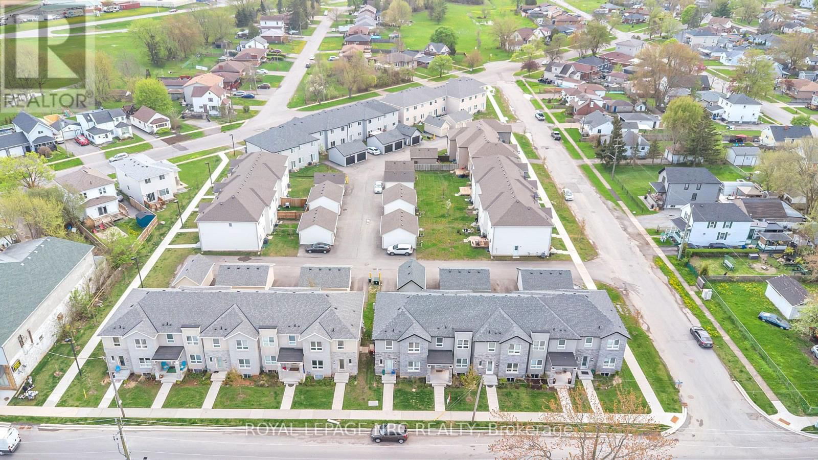 178 BROADWAY LANE Image 34