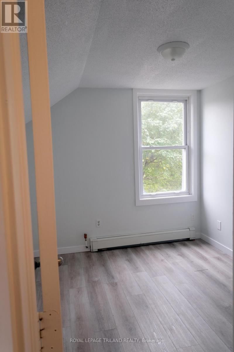 784 LITTLE GREY STREET Image 14