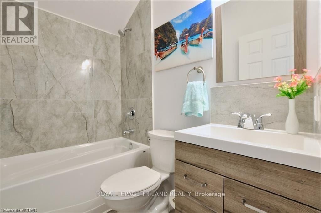 784 LITTLE GREY STREET Image 8