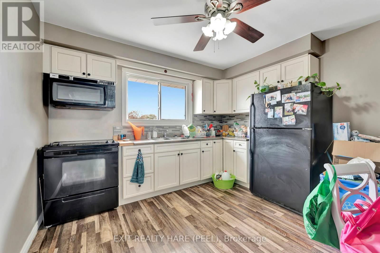 52 HAMPTON STREET Image 10