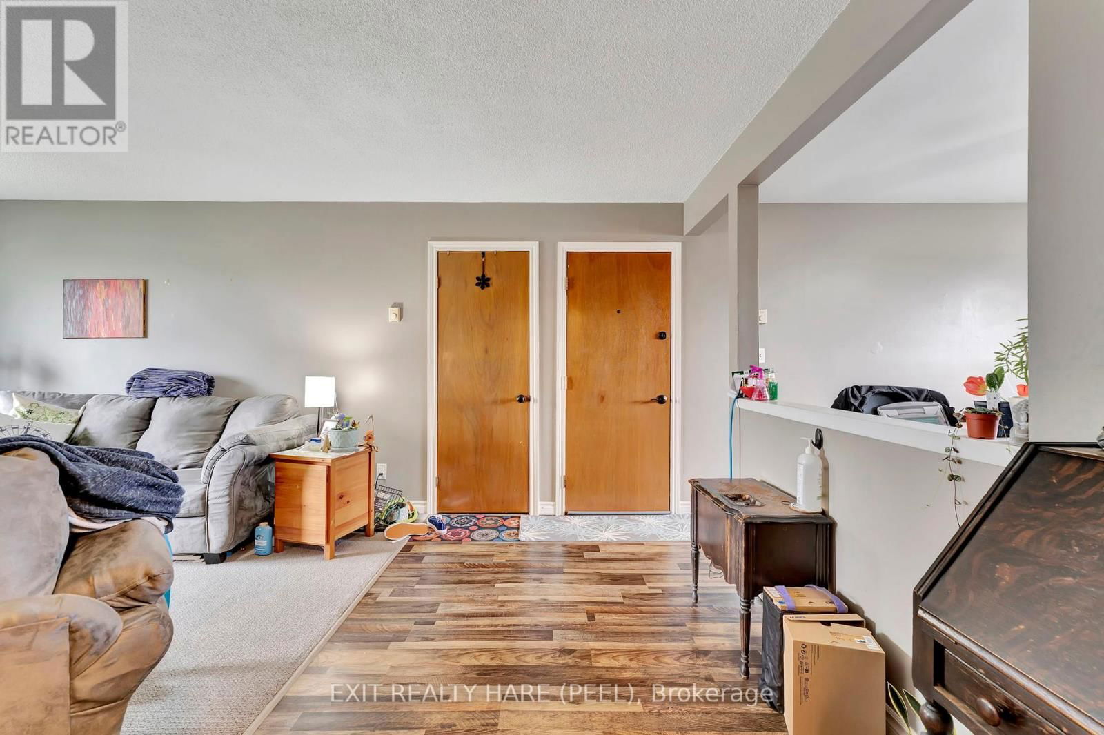 52 HAMPTON STREET Image 12