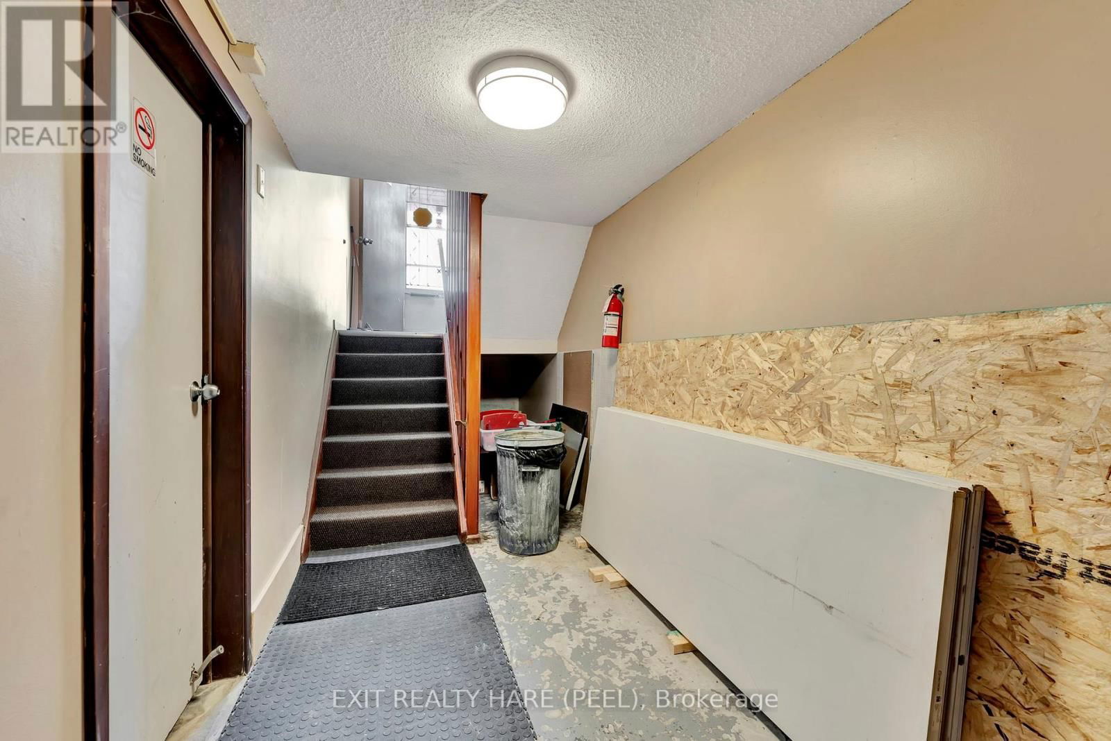 52 HAMPTON STREET Image 18