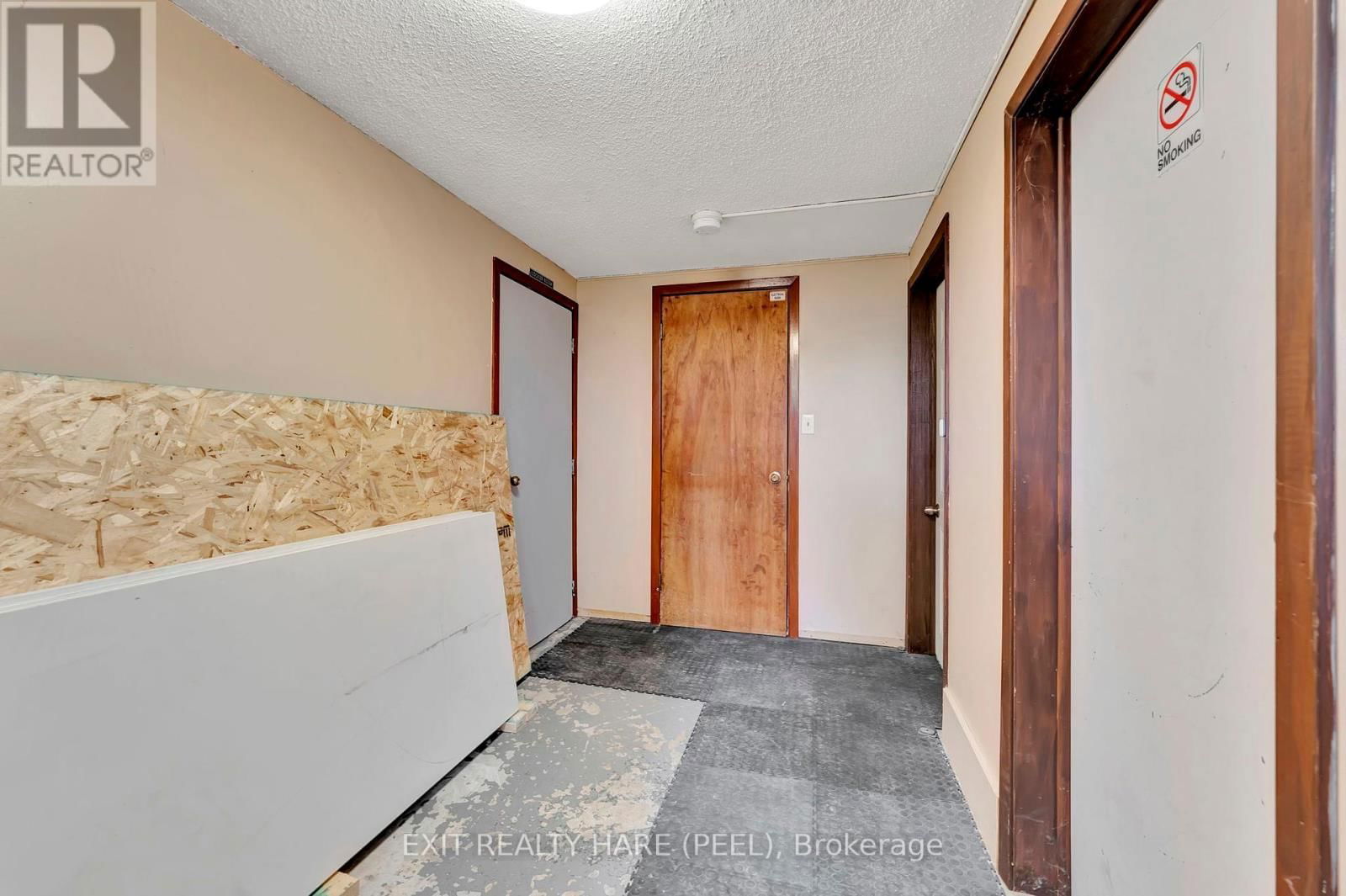52 HAMPTON STREET Image 19